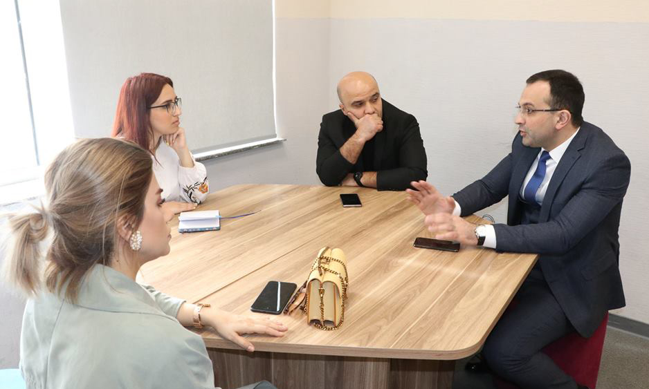 “Məktəblinin dostu” layihəsi çərçivəsində keçirilən görüş