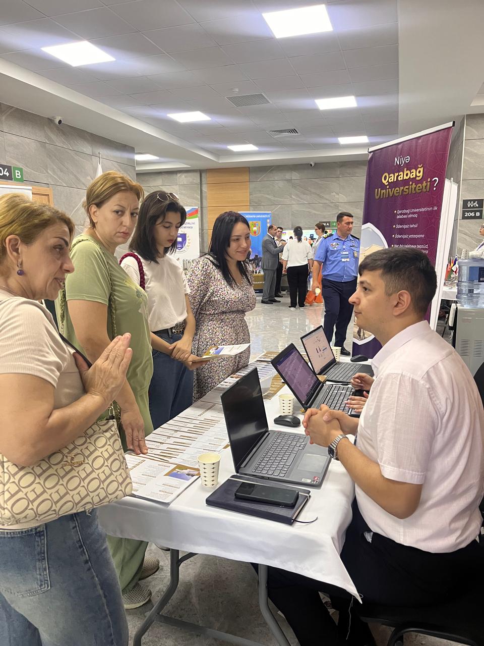 Qarabağ Universiteti ali təhsil müəssisələrinin sərgisində təmsil olunub