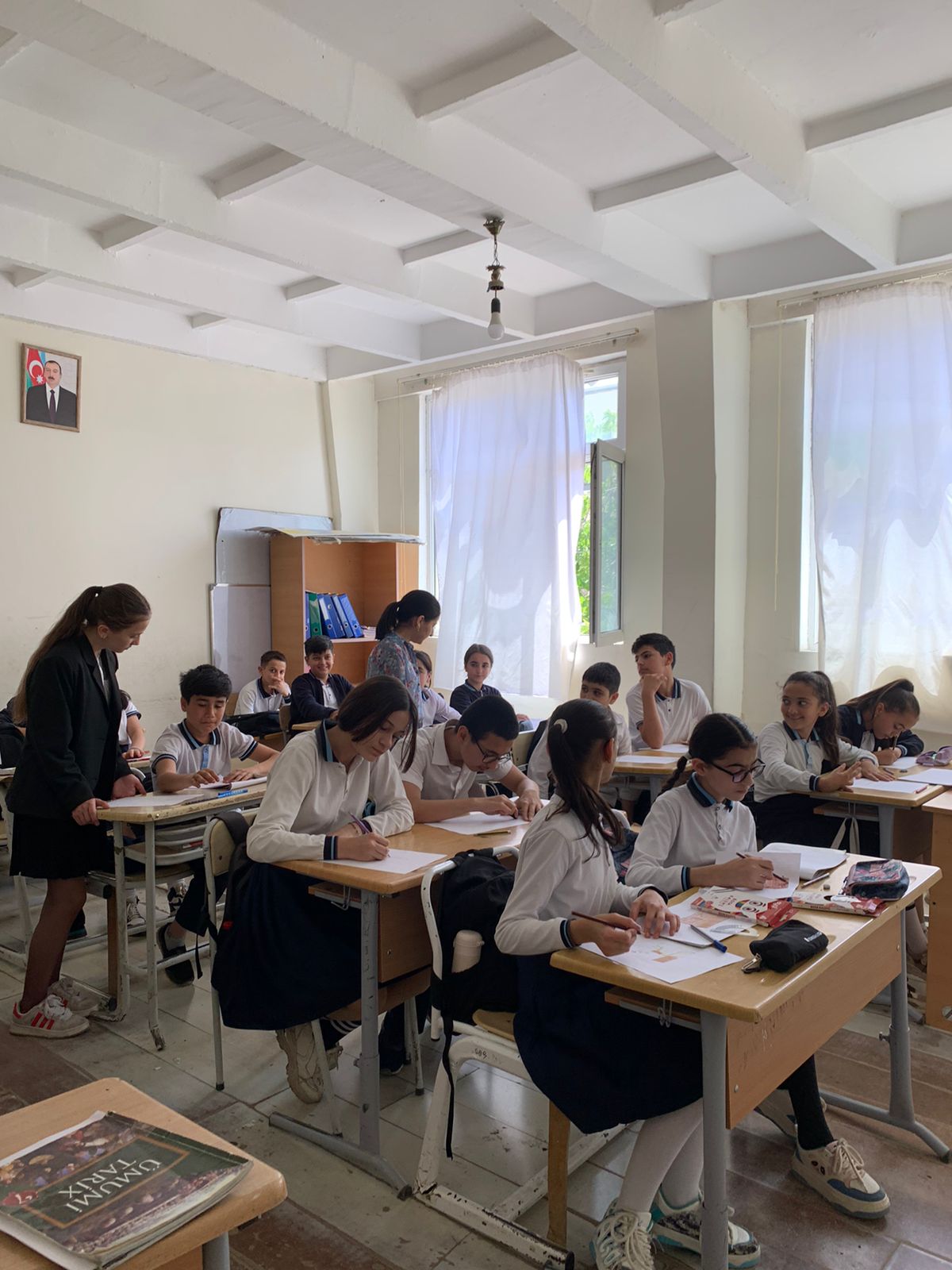 Ölkənin ən gənc məktəb direktorunun 12 yaşı var imiş - REPORTAJ