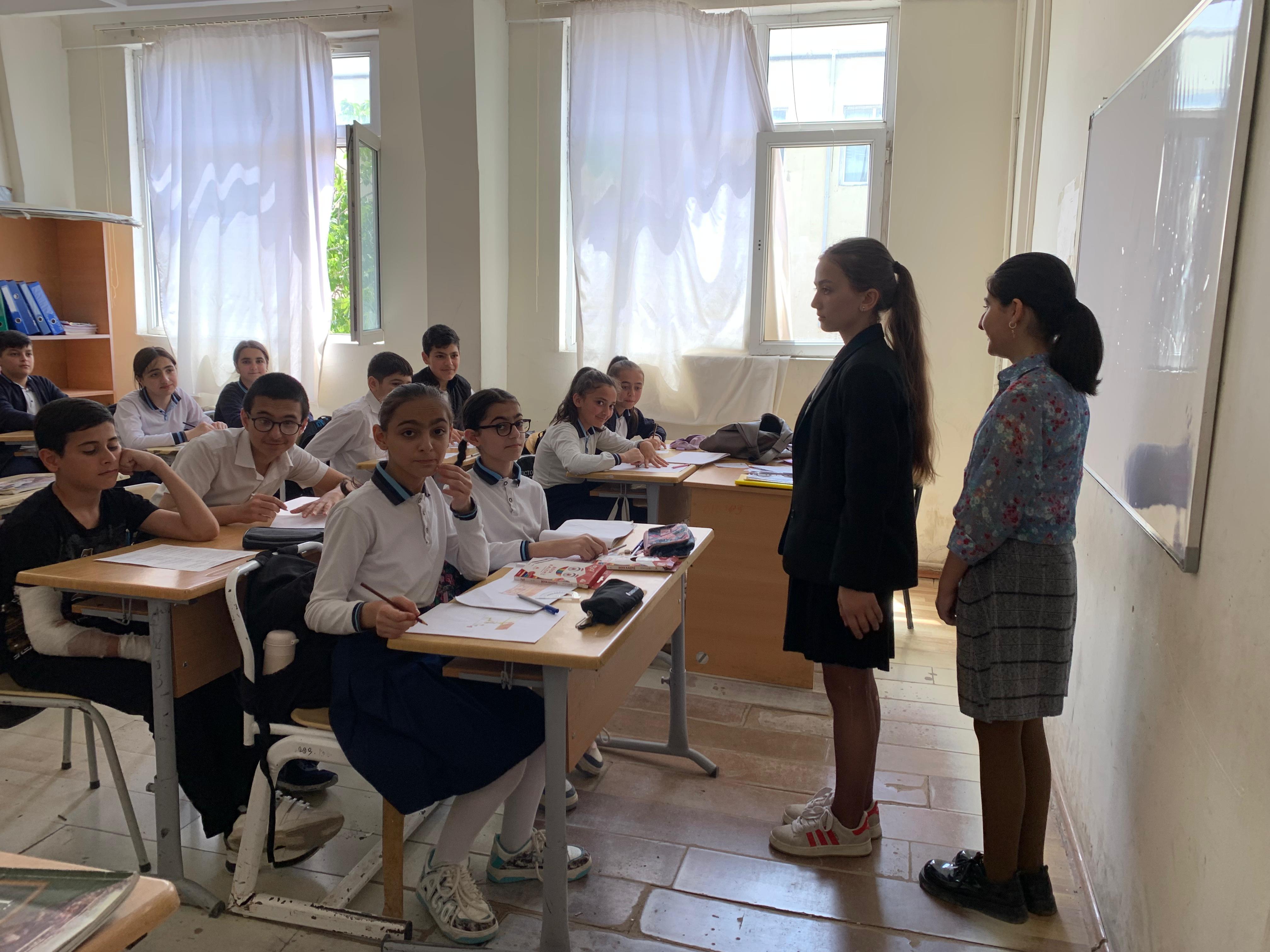 Ölkənin ən gənc məktəb direktorunun 12 yaşı var imiş - REPORTAJ