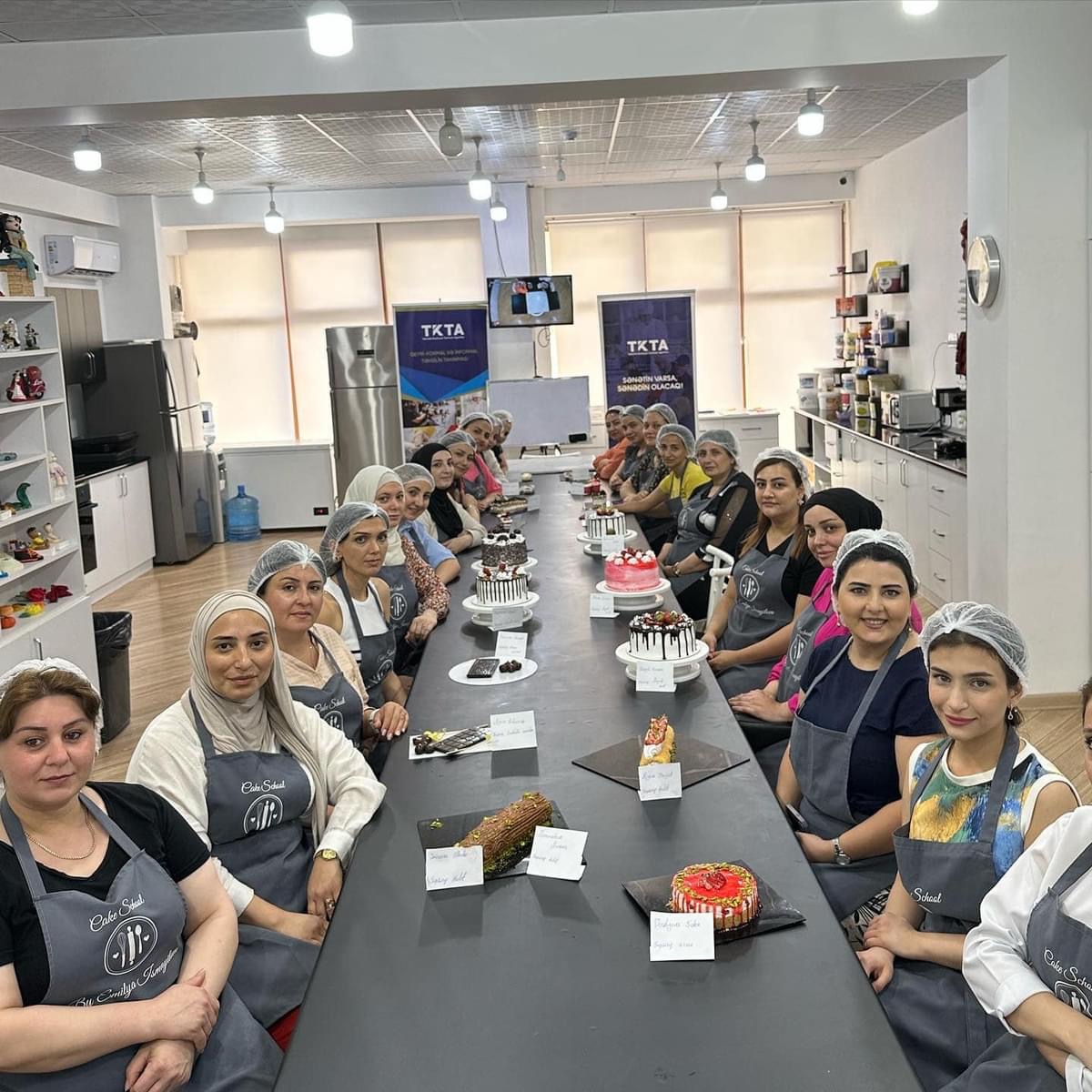 “Qənnadıçı, şirniyyatçı” peşə ixtisası üzrə bacarıq, səriştə və təcrübələrinin qiymətləndirilməsi həyata keçirilib