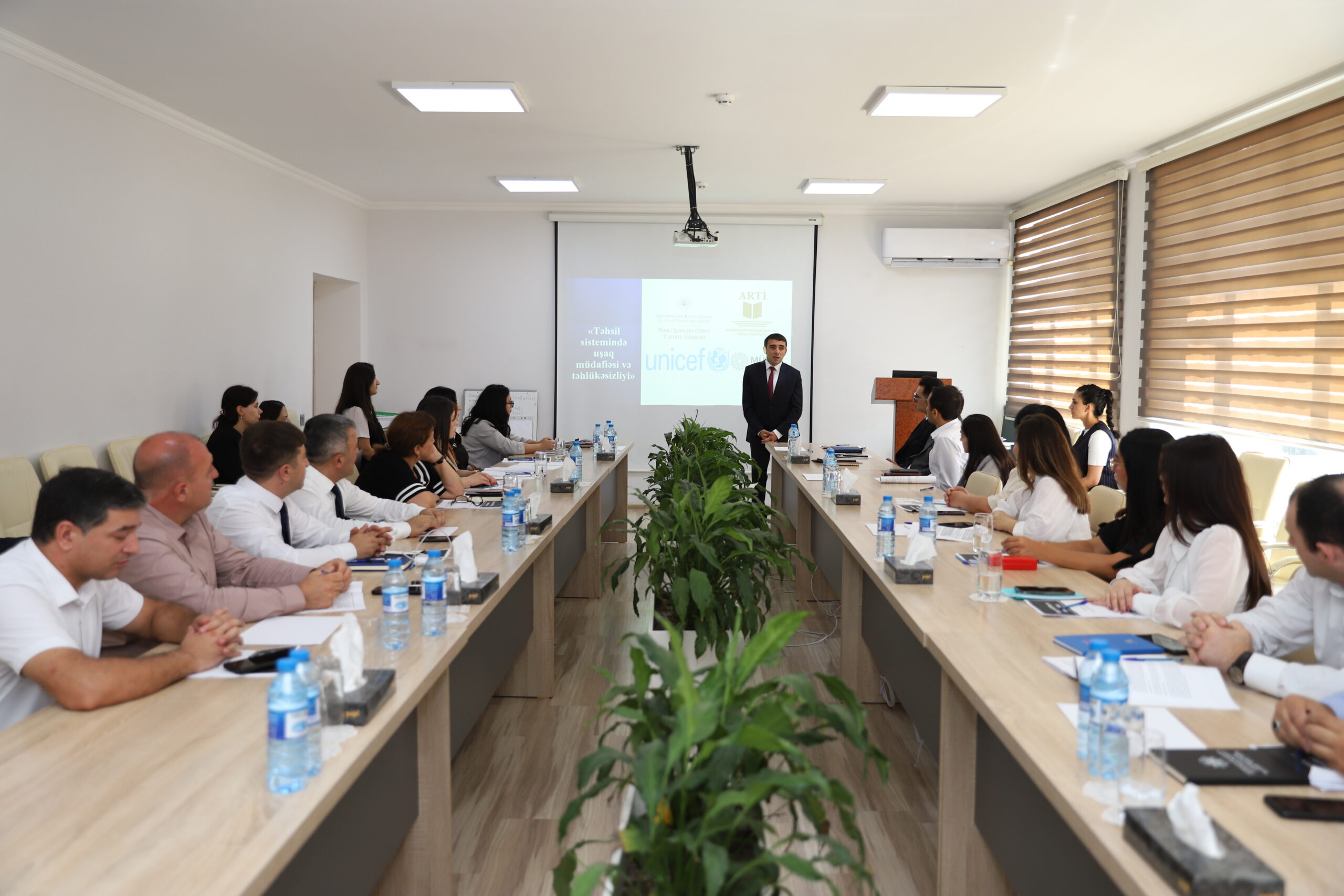 Regional təhsil idarələrinin əməkdaşları üçün “Uşaq müdafiəsi və təhlükəsizliyi mexanizmi” mövzusunda təlimlər keçirilir