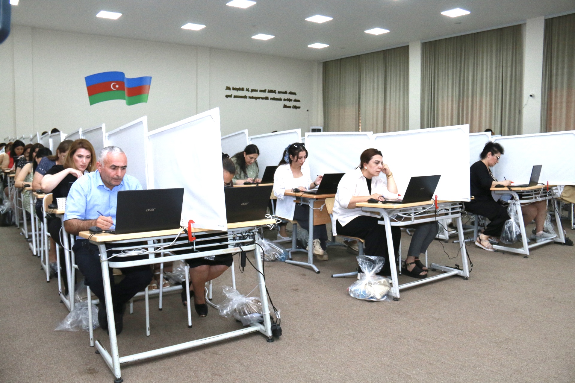 Sertifikatlaşdırma imtahanlarına start verilib - FOTOLAR