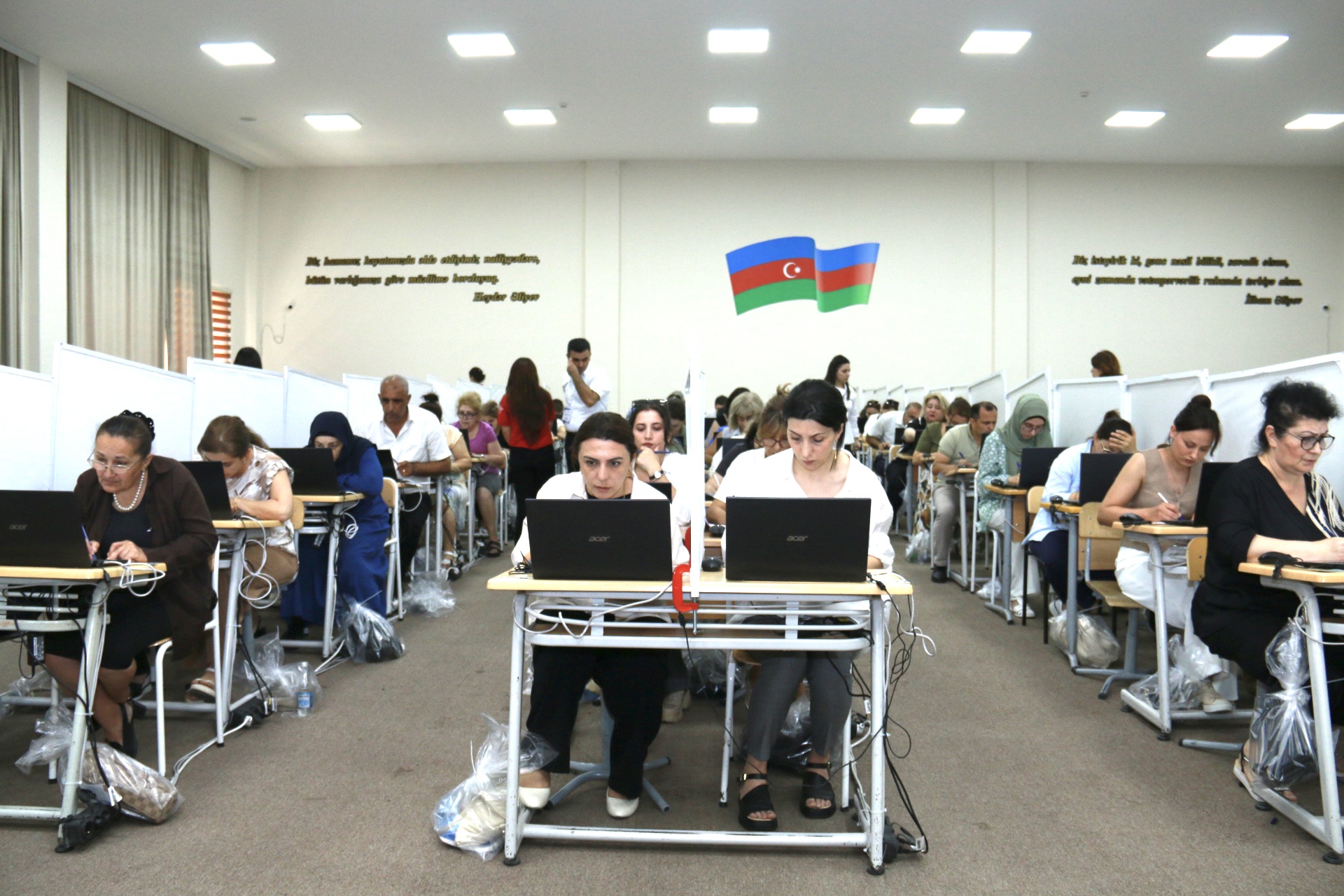 Sertifikatlaşdırma imtahanlarına start verilib - FOTOLAR