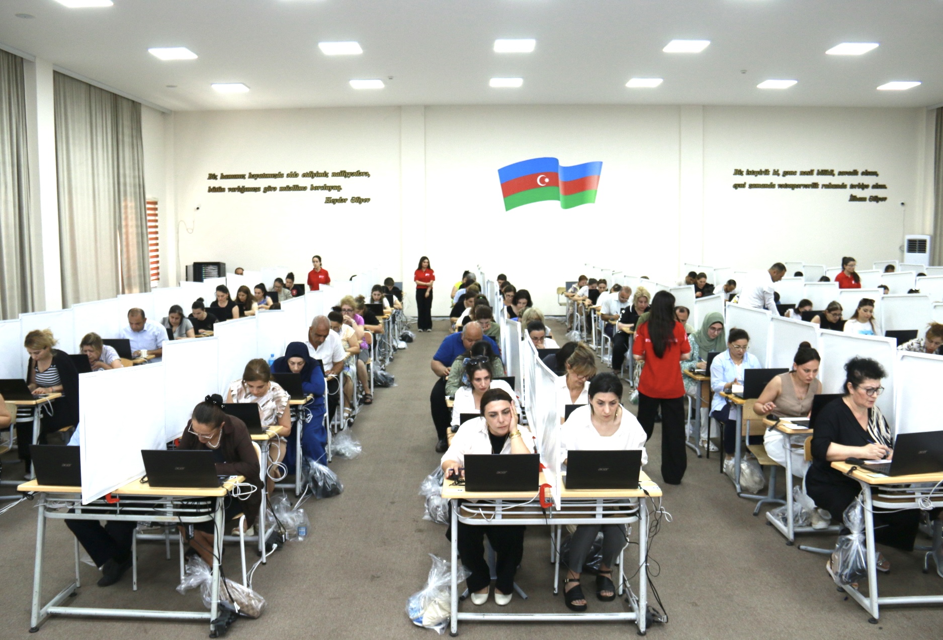 Sertifikatlaşdırma imtahanlarına start verilib - FOTOLAR