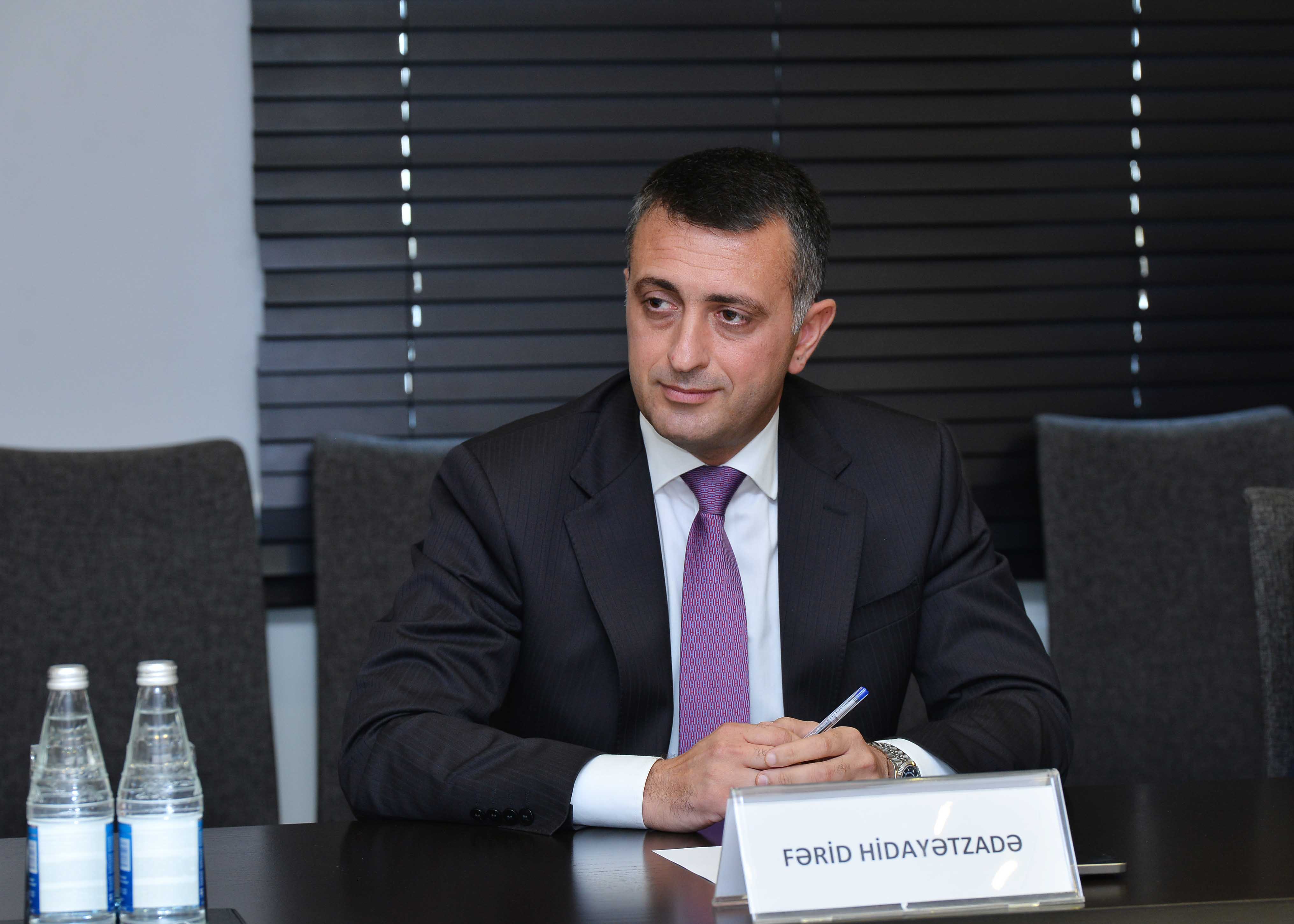 Yeni tələbə kartlarının istifadəyə verilməsinə dair memorandum imzalanıb
