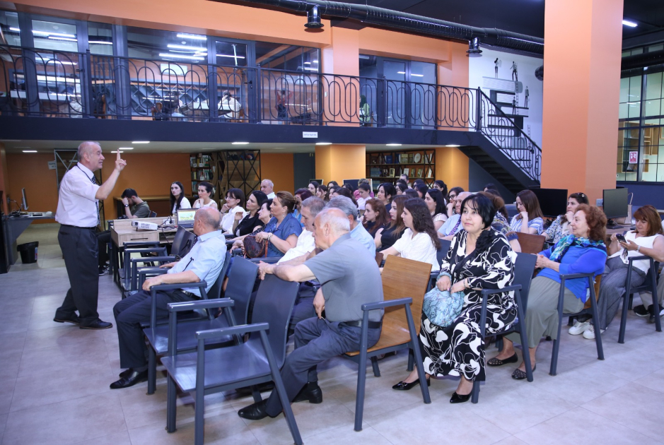 Qazi Universitetinin professoru Pedaqoji Universitetdə olub