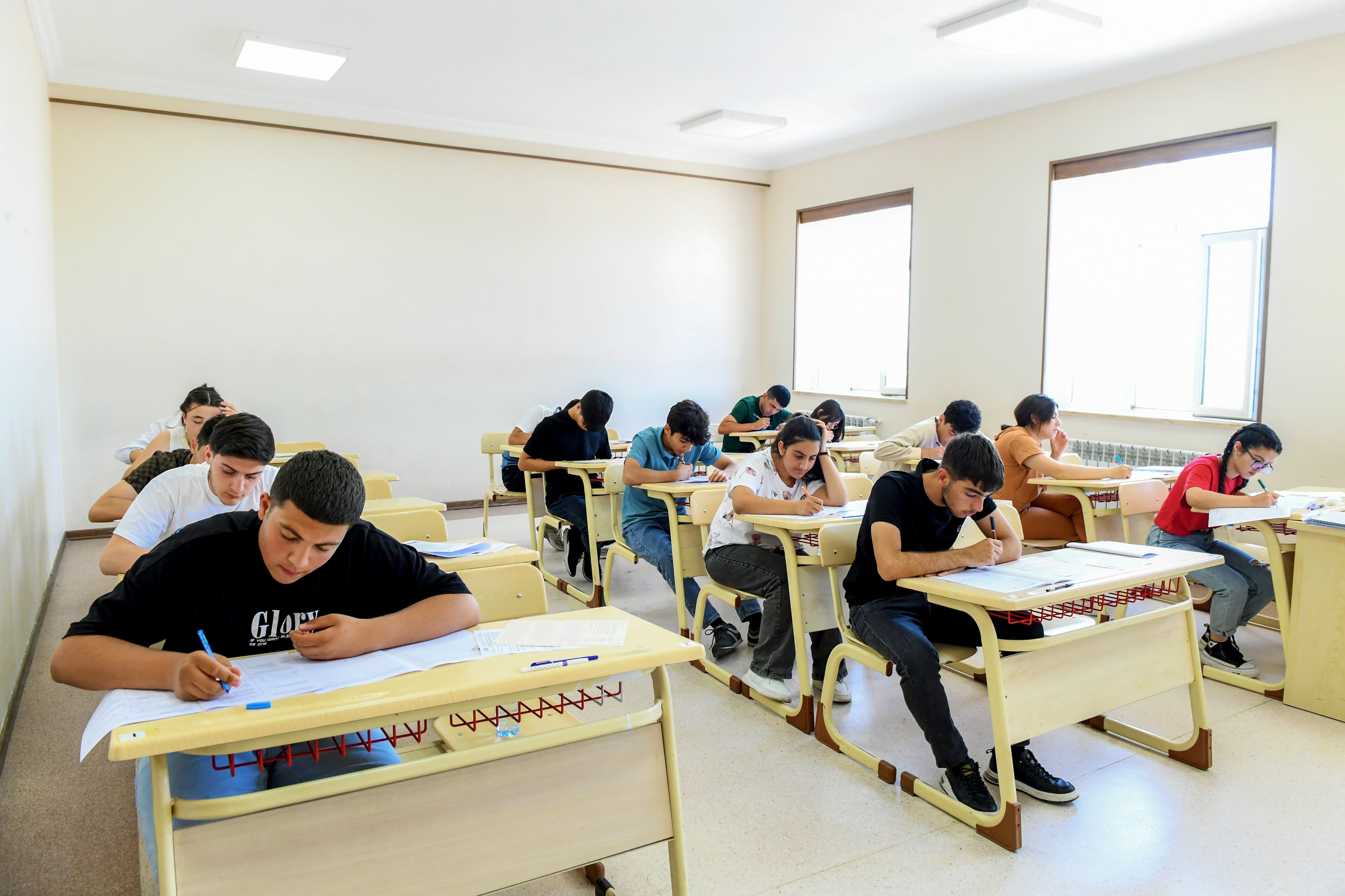 I və IV ixtisas qrupları üzrə ali təhsil müəssisələrinə qəbul imtahanı başa çatıb
