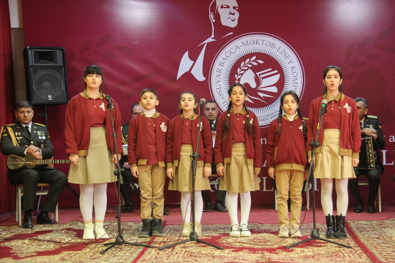 “Tarix yazan qəhrəman”