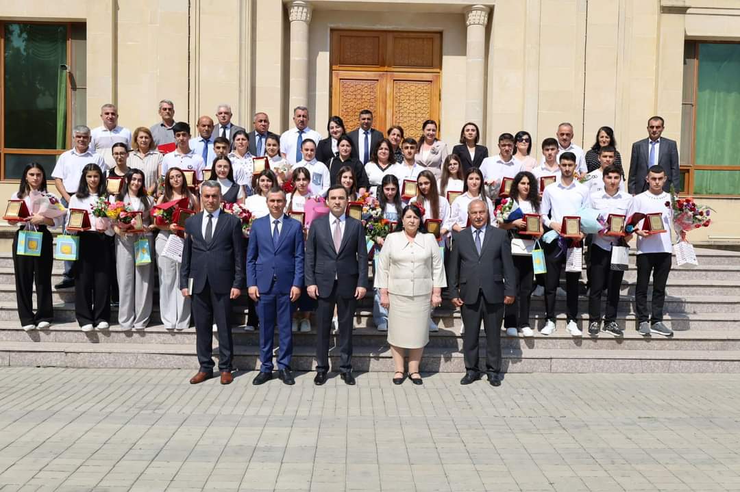 İsmayıllıda yüksək nəticə göstərmiş məzunlarla görüş keçirilib