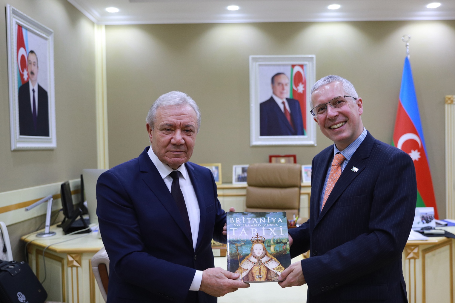 Böyük Britaniyanın ali məktəbləri ilə əlaqələrin qurulmasına dair müzakirələr aparılıb