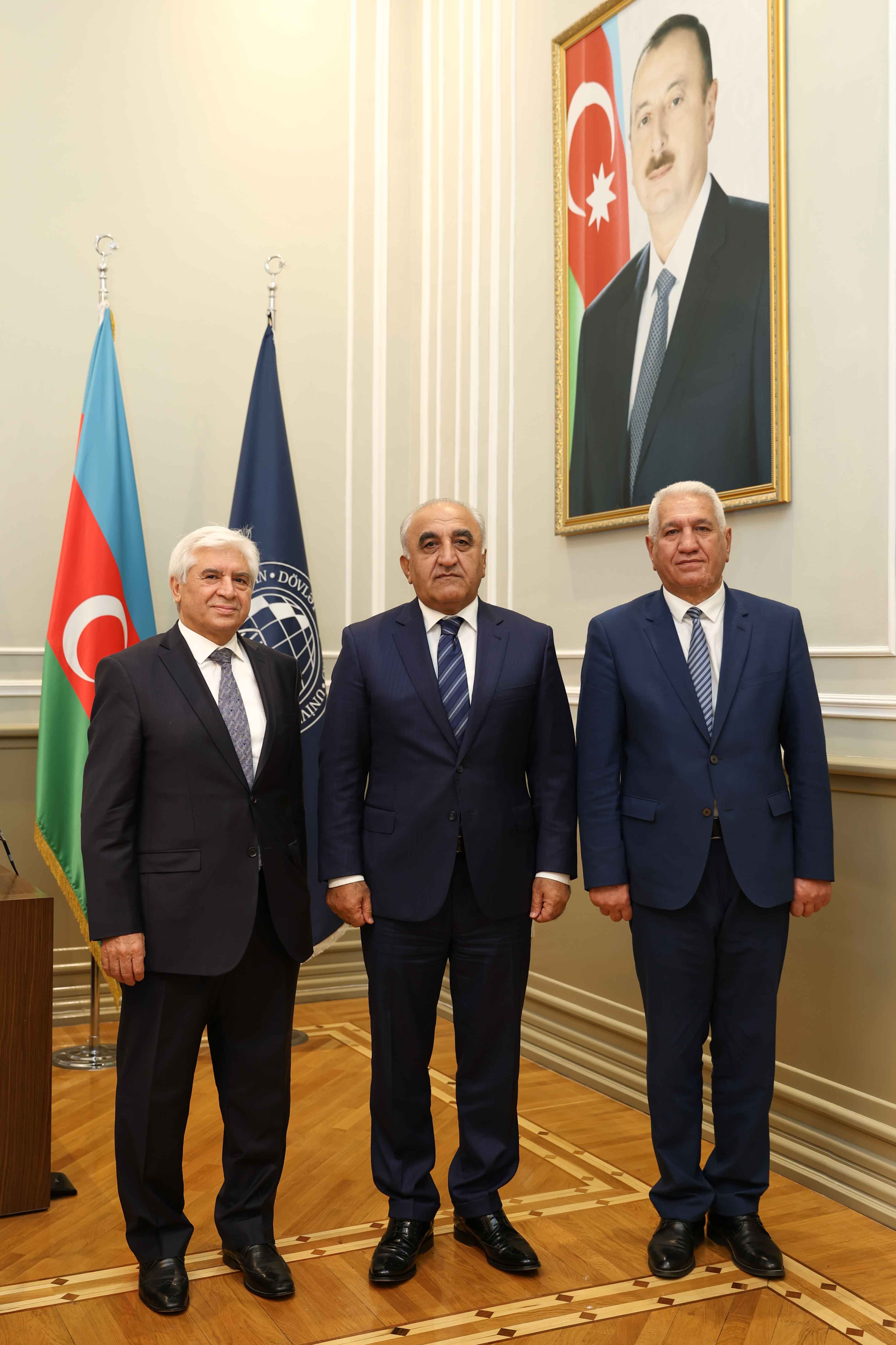 UNEC nəzdində fəaliyyət göstərən iki kollecin direktorunun əmək müqaviləsinə xitam verilib