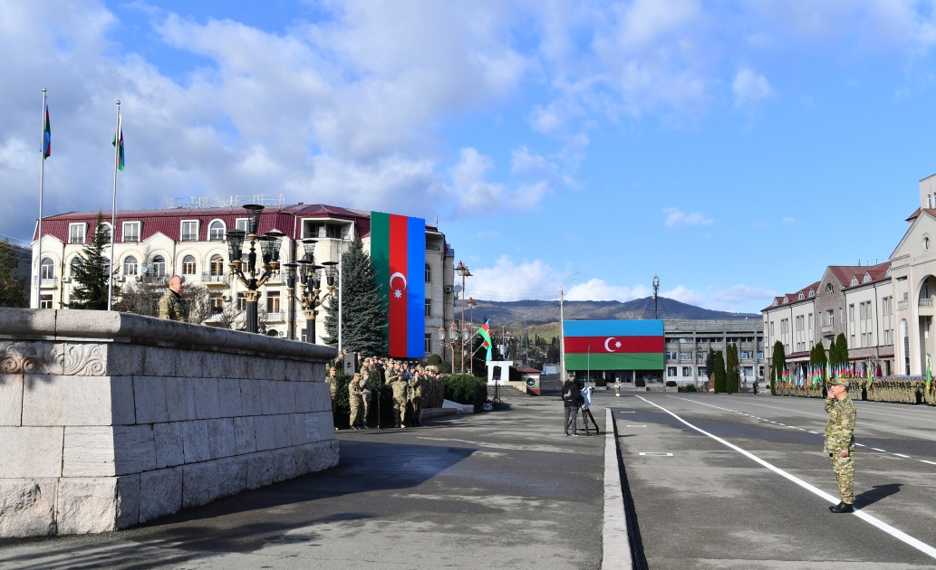 Xankəndi şəhərində Vətən müharibəsində əldə edilən Zəfərin üçüncü ildönümünə həsr olunan hərbi parad keçirilib