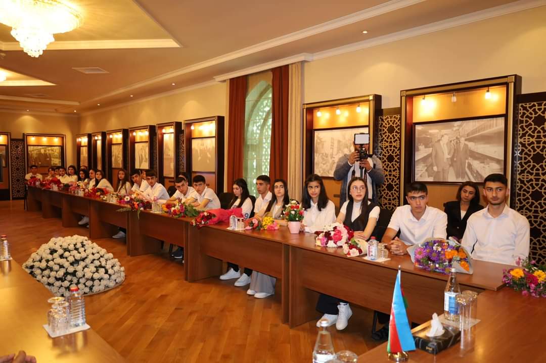İsmayıllıda yüksək nəticə göstərmiş məzunlarla görüş keçirilib