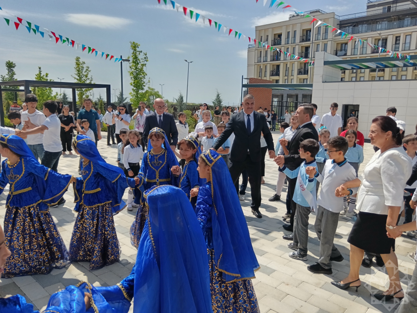 32 ildən sonra Füzuli şəhərində son zəng çalınıb - FOTO