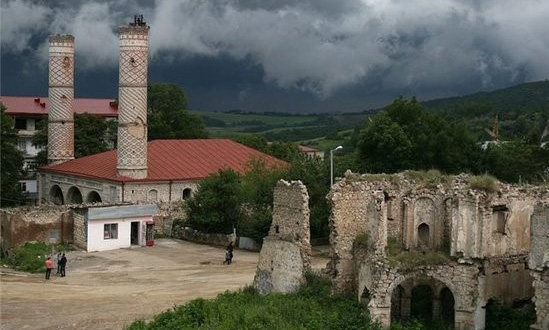 YARALI YURDUMUZ - əlimiz hər gün sənə sarı uzanır!