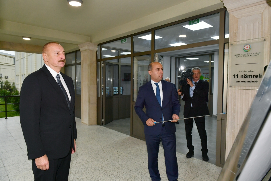 Prezident Xırdalan şəhər 11 nömrəli tam orta məktəbin yeni binasının açılışında iştirak edib