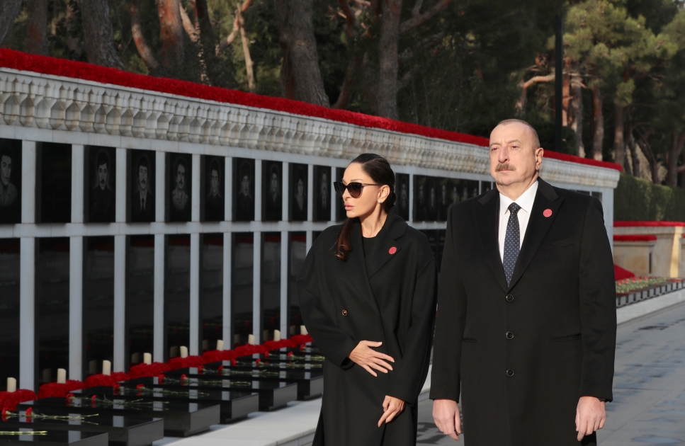 Prezident İlham Əliyev və birinci xanım Mehriban Əliyeva 20 Yanvar faciəsinin 34-cü ildönümü ilə əlaqədar Şəhidlər xiyabanını ziyarət ediblər