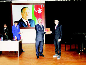 Böyütmək üçün şəkili seçin